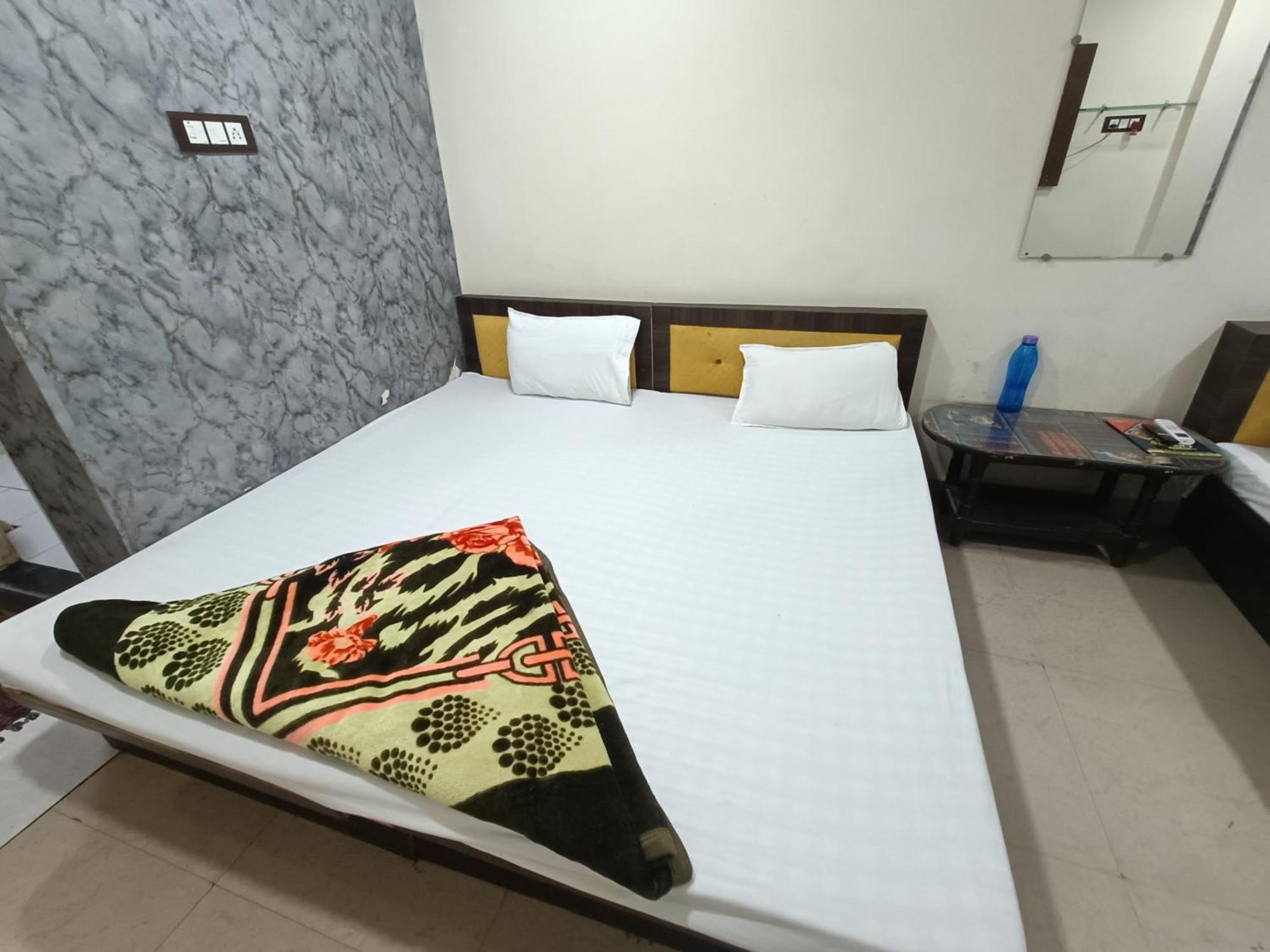 Ginger Hotels Ujjain Tower Kshipra Inn-Family Stay Airconditioned Hotel Екстер'єр фото