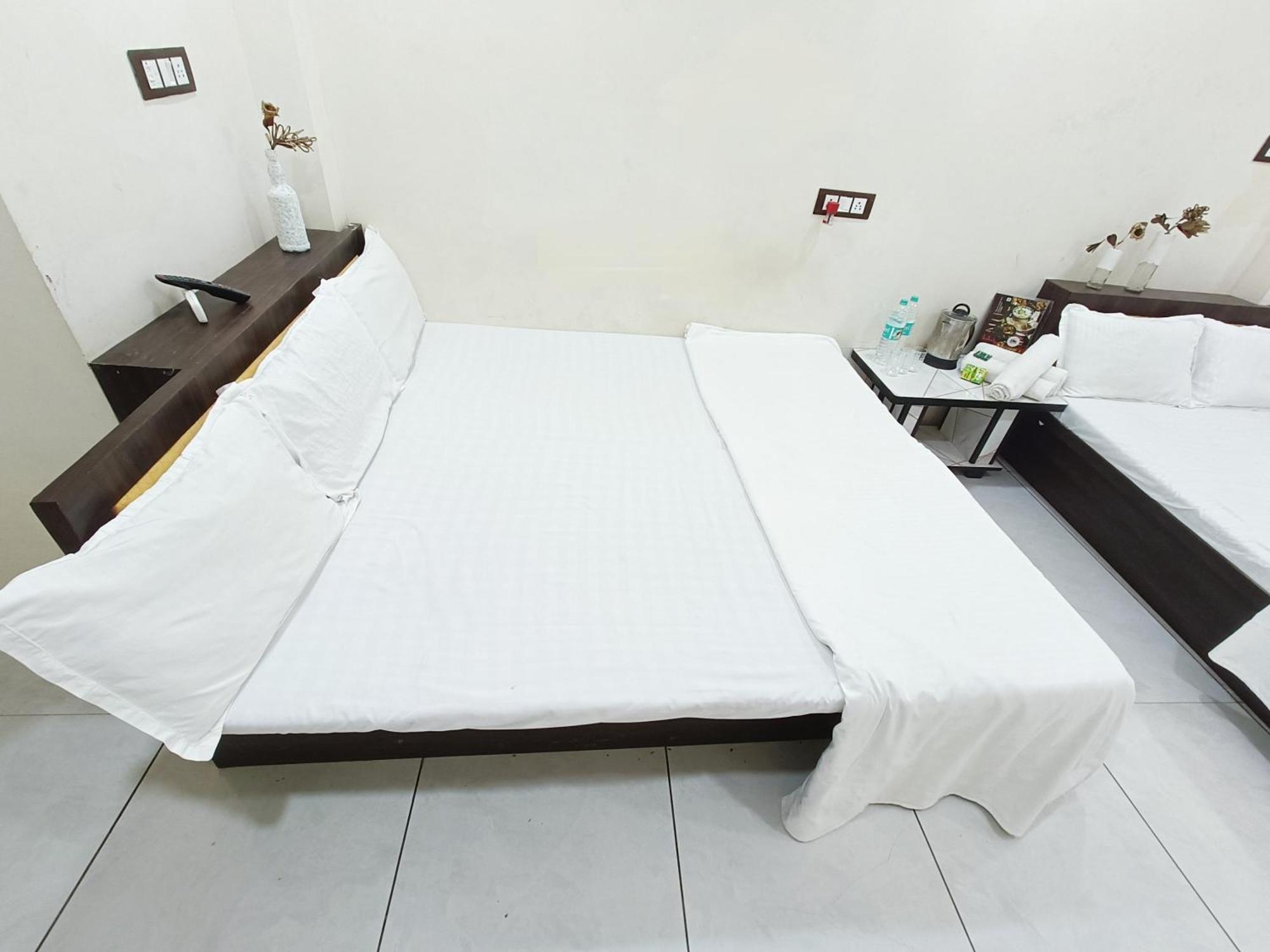 Ginger Hotels Ujjain Tower Kshipra Inn-Family Stay Airconditioned Hotel Екстер'єр фото