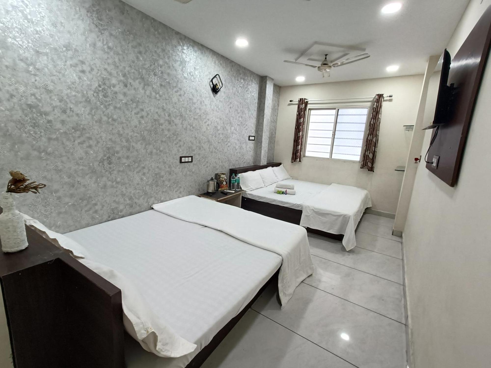 Ginger Hotels Ujjain Tower Kshipra Inn-Family Stay Airconditioned Hotel Екстер'єр фото