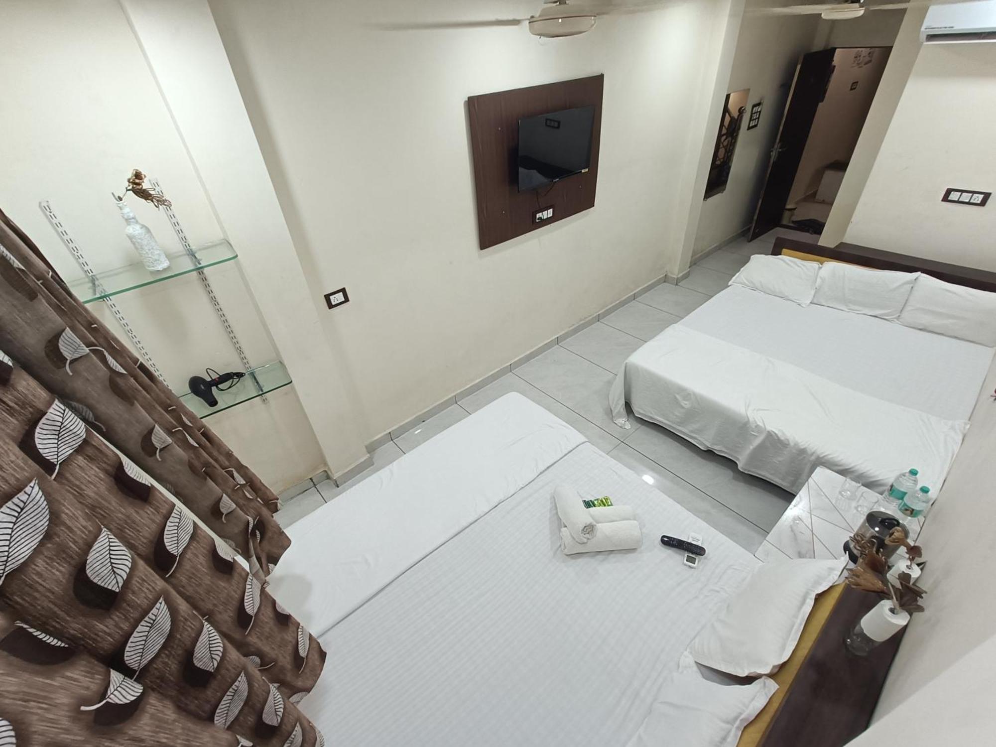 Ginger Hotels Ujjain Tower Kshipra Inn-Family Stay Airconditioned Hotel Екстер'єр фото